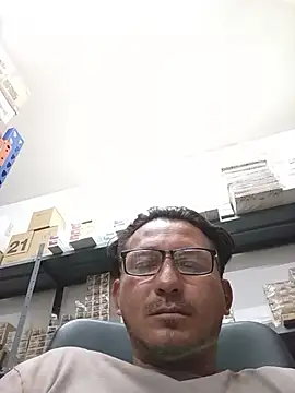 Andresguz35 online show from 10/22/25, 04:29