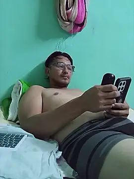 Andresguz35 online show from 11/19/25, 05:51