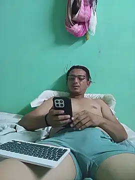 Andresguz35 online show from 12/05/25, 06:00