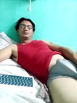 Andresguz35 online show from 02/11/26, 04:17