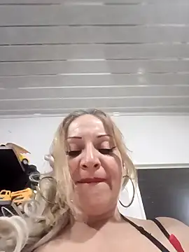 Fenix 528 online show from 11/30/25, 12:36