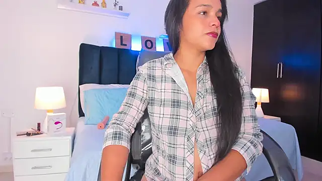 Mia brunette26 online show from 01/17/25, 03:12