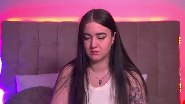 ChristinaMilton online show from 01/29/25, 04:36