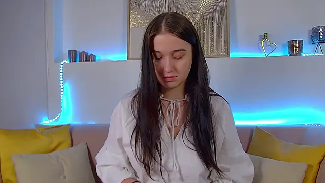 ChristinaMilton online show from 03/07/25, 06:11