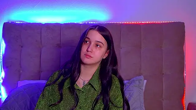 ChristinaMilton online show from 03/17/25, 06:32