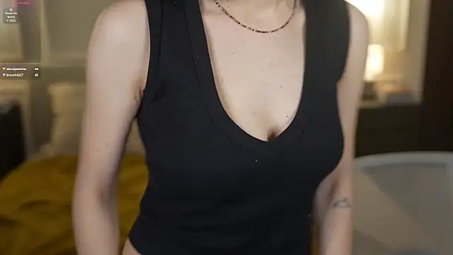 Snapshot of Michelle_054 chatting on 02/28/25, 05:26 Michelle 054 online show from 02/28/25, 05:26