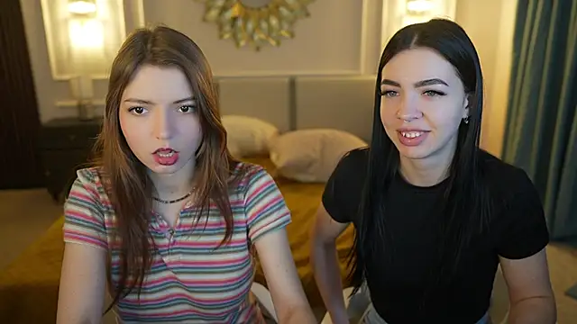 Snapshot of Michelle_054 chatting on 03/22/25, 12:04 Michelle 054 online show from 03/22/25, 12:04