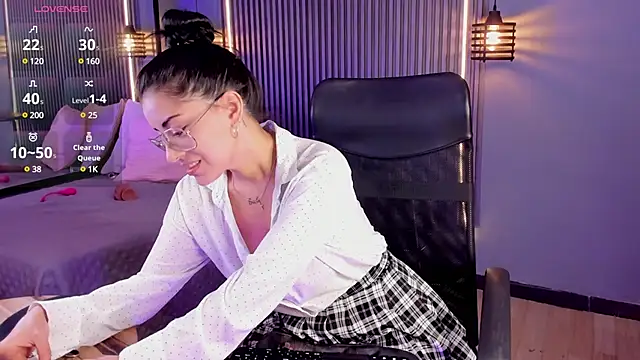 Snapshot of aura-baker chatting on 02/19/25, 12:11 aura-baker online show from 02/19/25, 12:11