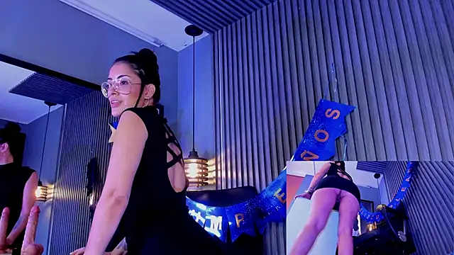 Snapshot of aura-baker chatting on 03/07/25, 04:00 aura-baker online show from 03/07/25, 04:00