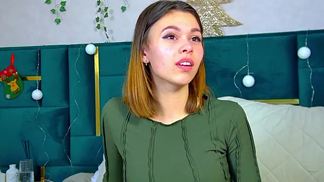 Snapshot of PollyLanders chatting on 12/27/24, 01:00 PollyLanders online show from 12/27/24, 01:00