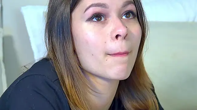 Snapshot of PollyLanders chatting on 02/19/25, 08:55 PollyLanders online show from 02/19/25, 08:55