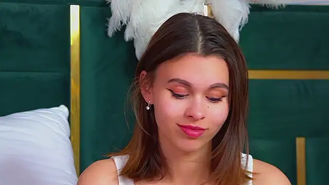 Snapshot of PollyLanders chatting on 09/30/25, 06:29 PollyLanders online show from 09/30/25, 06:29