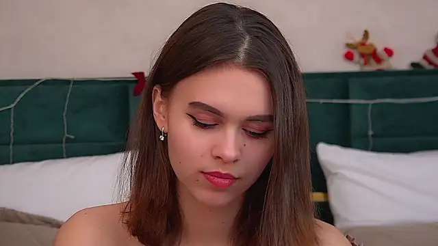 PollyLanders online show from 12/20/25, 06:26