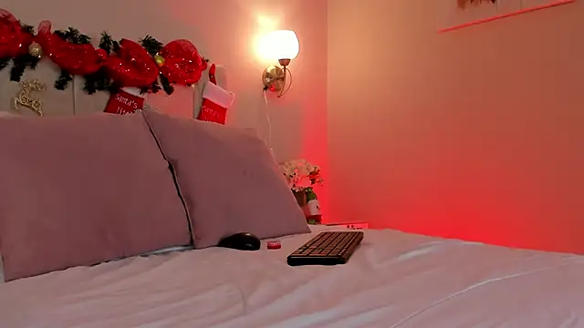 Snapshot of dani_skinny_ chatting on 12/29/24, 06:27 dani skinny online show from 12/29/24, 06:27