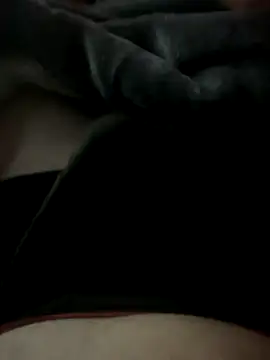 Snapshot of jrizz215 chatting on 09/18/25, 01:02 jrizz215 online show from 09/18/25, 01:02