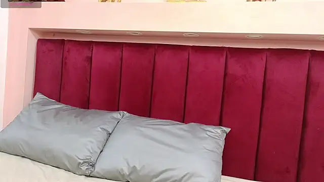 JESSYCORTES online show from 02/02/25, 03:39