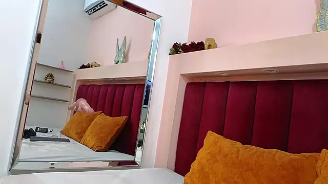 JESSYCORTES online show from 03/06/25, 04:28