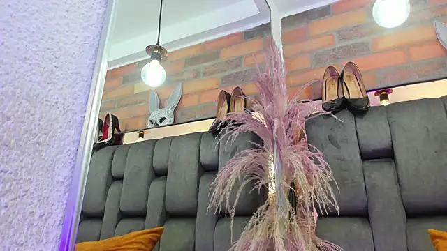 JESSYCORTES online show from 10/18/25, 04:30