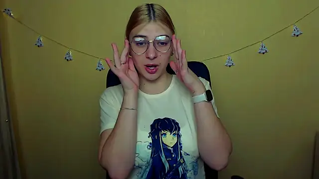 Luna Lush  online show from 12/15/24, 09:35