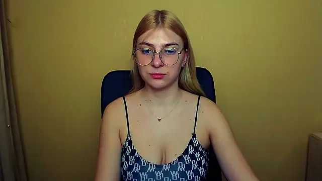 Luna Lush  online show from 01/29/25, 08:29