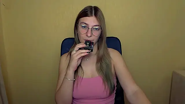 Luna Lush  online show from 09/29/25, 08:30