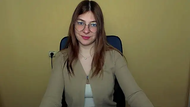 Luna Lush  online show from 05/05/26, 09:50
