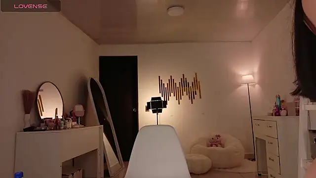 Snapshot of Sarah_cam06 chatting on 01/08/26, 02:47 Sarah cam06 online show from 01/08/26, 02:47