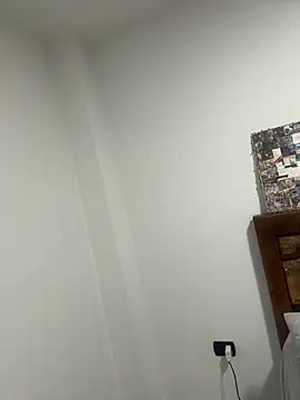 SophiaWeestt99 online show from 06/18/26, 01:17