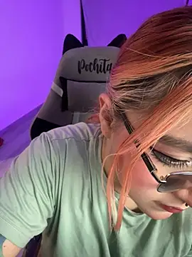SophiaWeestt99 online show from 06/25/26, 01:27