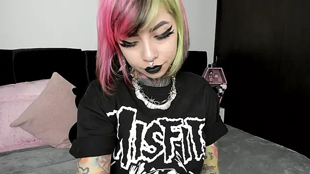 NikkiRamone online show from 12/24/24, 09:50