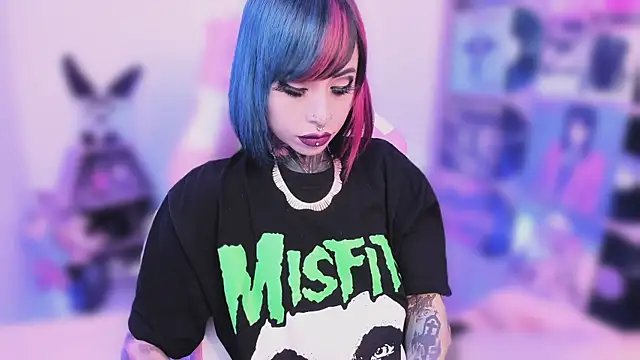 NikkiRamone online show from 11/06/25, 03:29