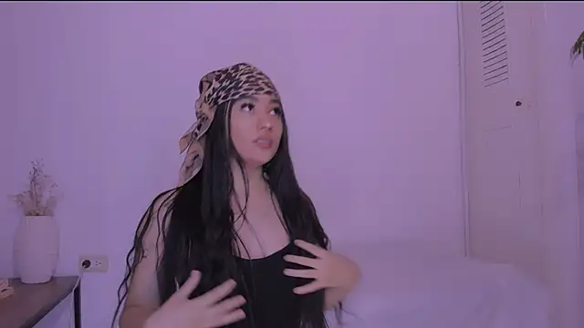 Miiafoxxx online show from 09/28/25, 02:28