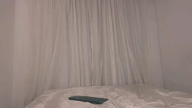 Snapshot of Miiafoxxx chatting on 03/05/26, 10:39 Miiafoxxx online show from 03/05/26, 10:39