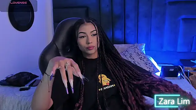 ZaraLim online show from 12/21/25, 06:04