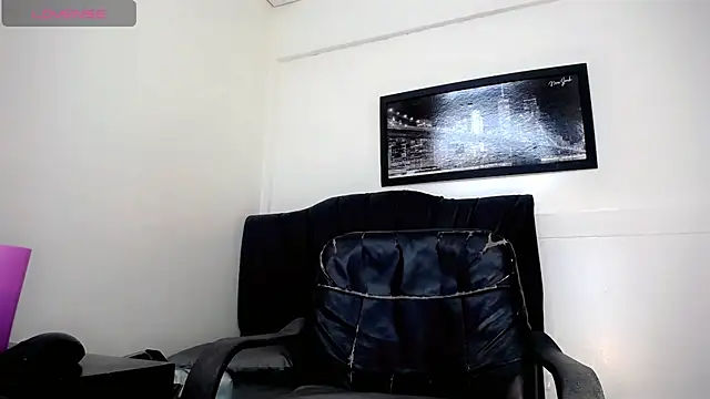 Snapshot of Diosiris_Riannys chatting on 10/24/25, 07:10 Diosiris Riannys online show from 10/24/25, 07:10