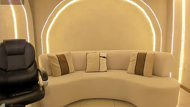RebeccaHudson online show from 05/11/26, 08:17