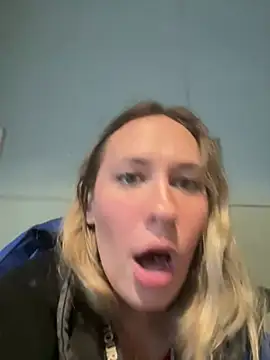 Snapshot of M1ssyk1ssy chatting on 01/03/25, 03:33 M1ssyk1ssy online show from 01/03/25, 03:33