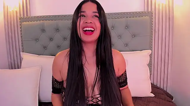 Snapshot of Aitana98_ chatting on 01/25/25, 04:23 Aitana98 online show from 01/25/25, 04:23