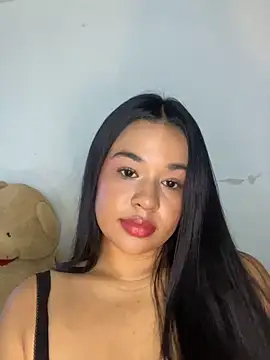 Snapshot of Aitana98_ chatting on 02/14/26, 01:46 Aitana98 online show from 02/14/26, 01:46