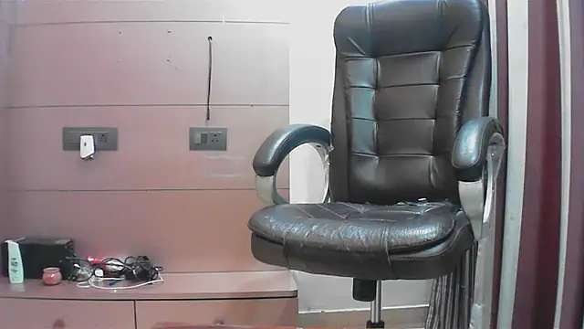 collage hoty online show from 11/15/25, 04:47