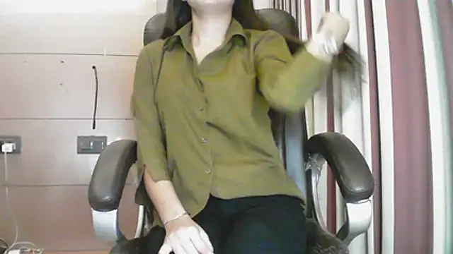 collage hoty online show from 11/28/25, 11:18