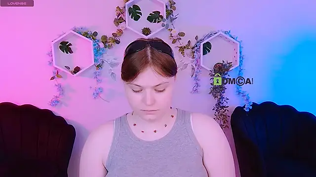 nikole kitt online show from 06/12/26, 06:51