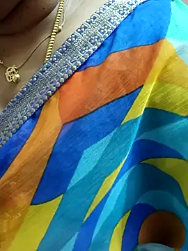 Snapshot of gaurika18 chatting on 03/08/25, 06:32 gaurika18 online show from 03/08/25, 06:32