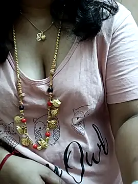 Snapshot of gaurika18 chatting on 03/10/25, 11:06 gaurika18 online show from 03/10/25, 11:06