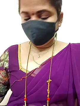 Snapshot of gaurika18 chatting on 09/20/25, 05:19 gaurika18 online show from 09/20/25, 05:19