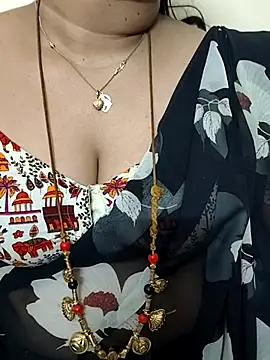 Snapshot of gaurika18 chatting on 10/03/25, 10:23 gaurika18 online show from 10/03/25, 10:23