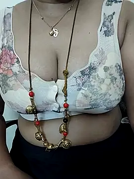 Snapshot of gaurika18 chatting on 10/04/25, 02:20 gaurika18 online show from 10/04/25, 02:20