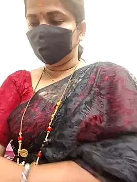 Snapshot of gaurika18 chatting on 10/10/25, 11:20 gaurika18 online show from 10/10/25, 11:20