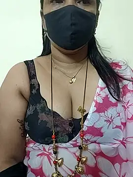 Snapshot of gaurika18 chatting on 10/23/25, 12:10 gaurika18 online show from 10/23/25, 12:10