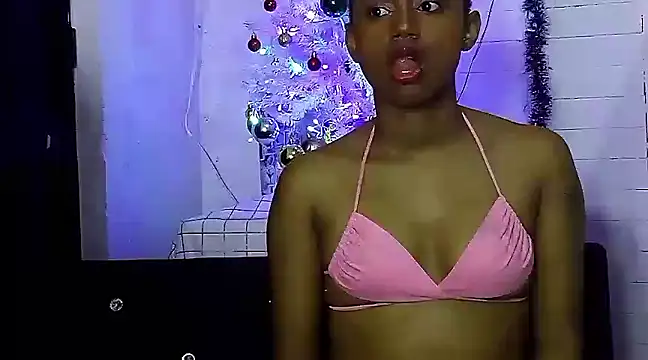 Snapshot of Electraykasey_fox chatting on 12/19/24, 07:07 Electraykasey fox online show from 12/19/24, 07:07